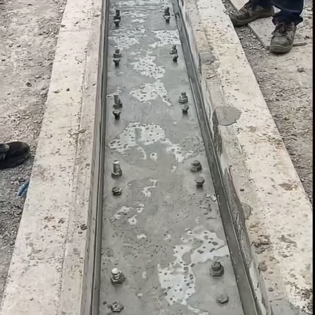 辛集港口码头起重机龙门吊重型机械设备稳固用早强快凝轨道胶泥